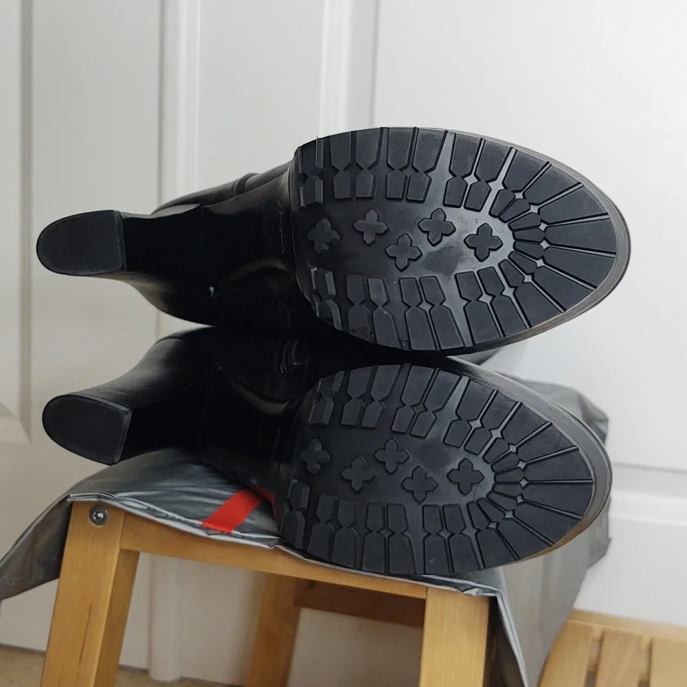 🖤♥️PRADA♥️🖤Lug Sole High Heel Black Deerskin Boot, size 41 (US 11), 🆕 - Picture 12 of 16